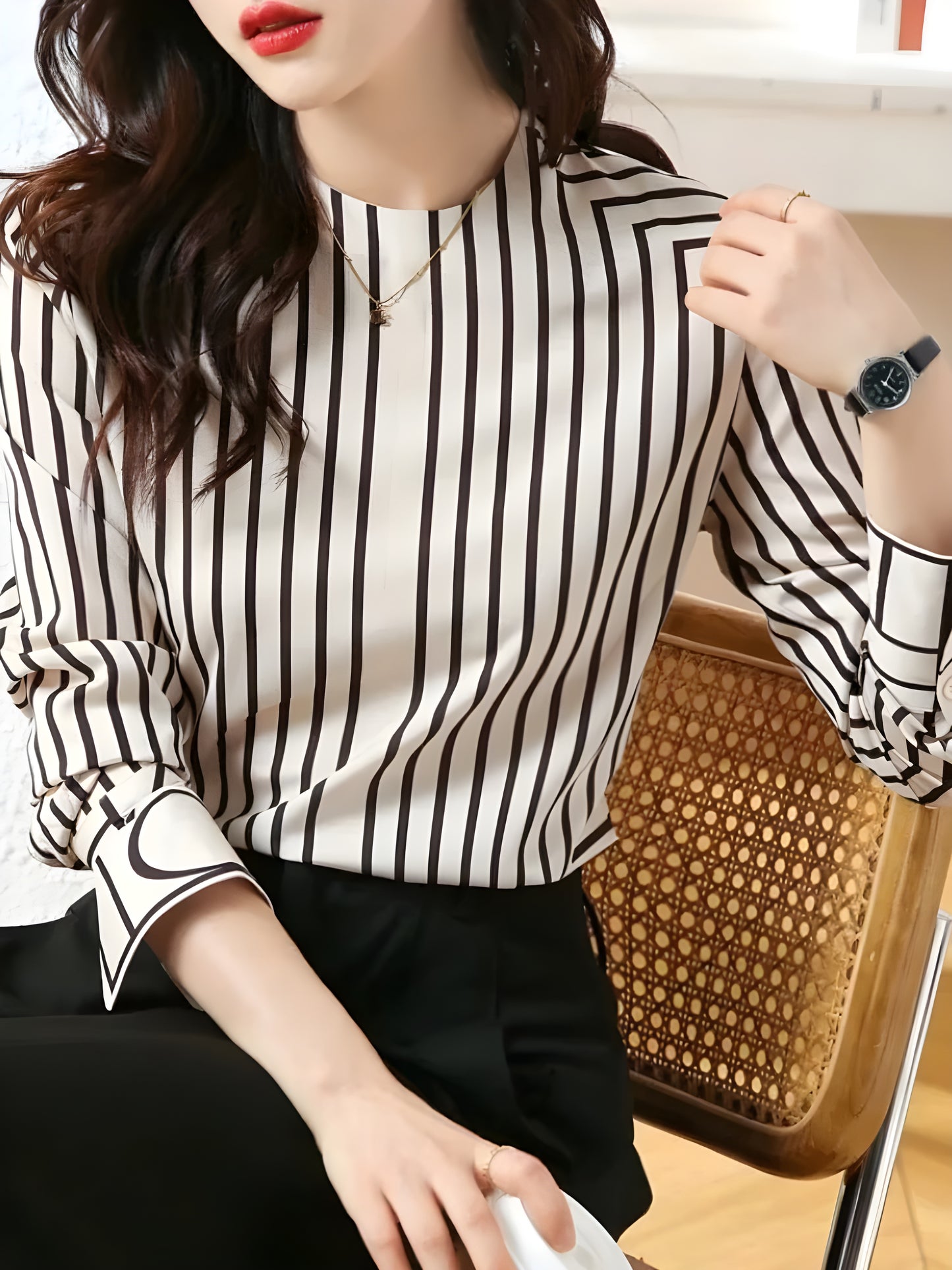Elegancia Vertical™ - Blusa Estampada